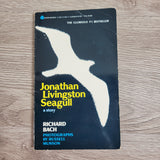Jonathan Livingstone Seagull by Richard Bach Paperback
