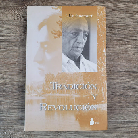 Tradicion Y Revolucion by J. Krishnamurti Spanish Edition Like NEW
